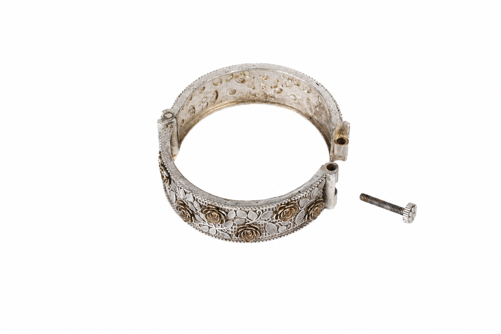 The Royal Rose Garden Dual-Tone Bangle – Floral Vine Kada with Screw Lock